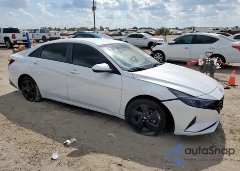 2021 Hyundai Elantra Sel z USA, uszkodzony, nr VIN 5NPLM4AG6MH002610